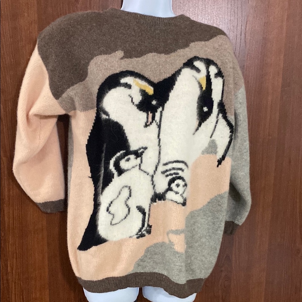 Crew Neck Penguin Sweater with Design of a penguin family 69% Lambswool